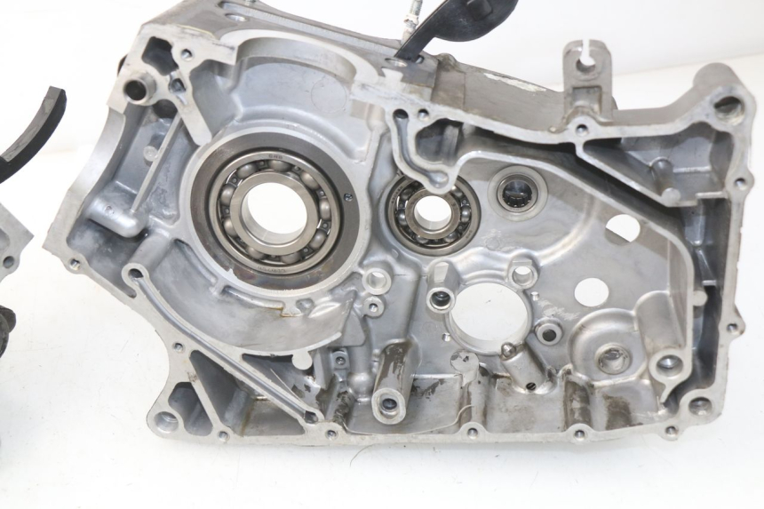 photo de CARTER BAS MOTEUR HYOSUNG COMET GTR 125 (2007 - 2014)