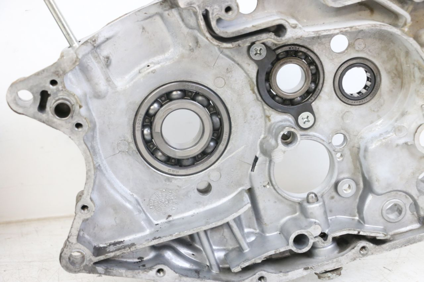 photo de CARTER BAS MOTEUR HYOSUNG GF 125 (2001 - 2005)