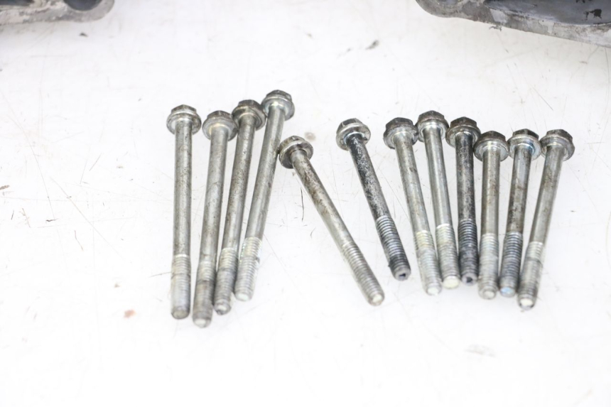 photo de CARTER BAS MOTEUR HYOSUNG GF 125 (2001 - 2005)