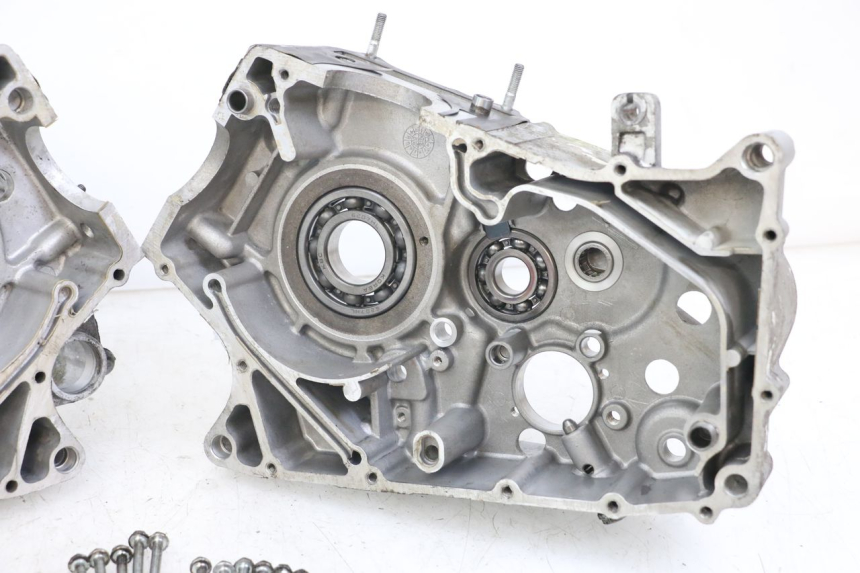 photo de Lower engine case HYOSUNG GV AQUILA 125 (2000 - 2004)