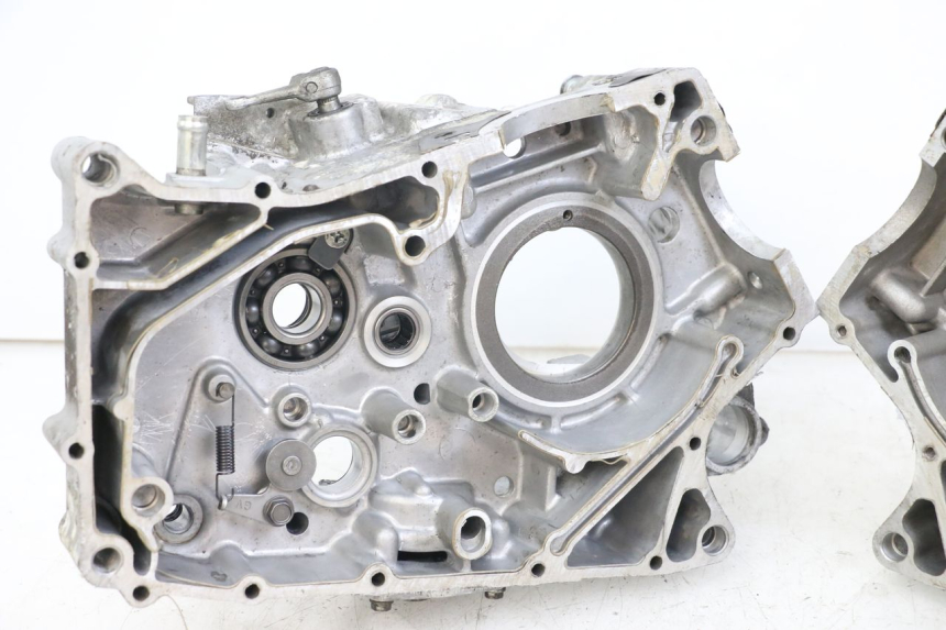 photo de Lower engine case HYOSUNG GV AQUILA 125 (2000 - 2004)