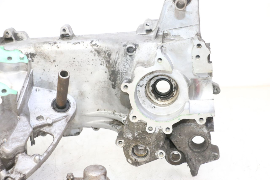 photo de CARTER BAS MOTEUR PEUGEOT KISBEE 2T 50 (2010 - 2017)