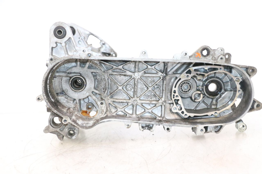 photo de CARTER BAS MOTEUR PEUGEOT KISBEE 2T 50 (2010 - 2017) - Détails caractéristiques