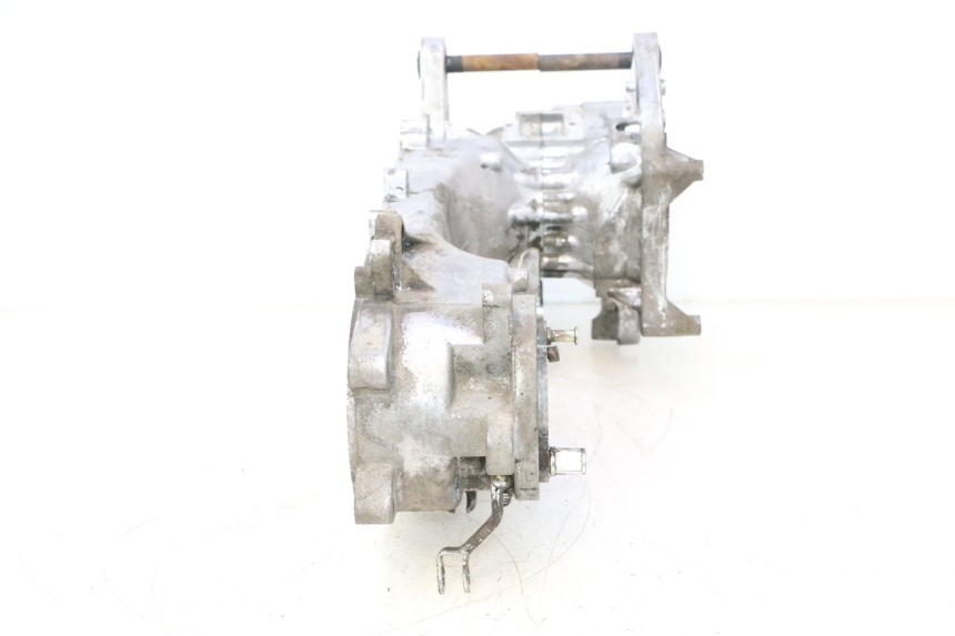 photo de CARTER BAS MOTEUR PEUGEOT KISBEE 2T 50 (2010 - 2017) - Points de fixation