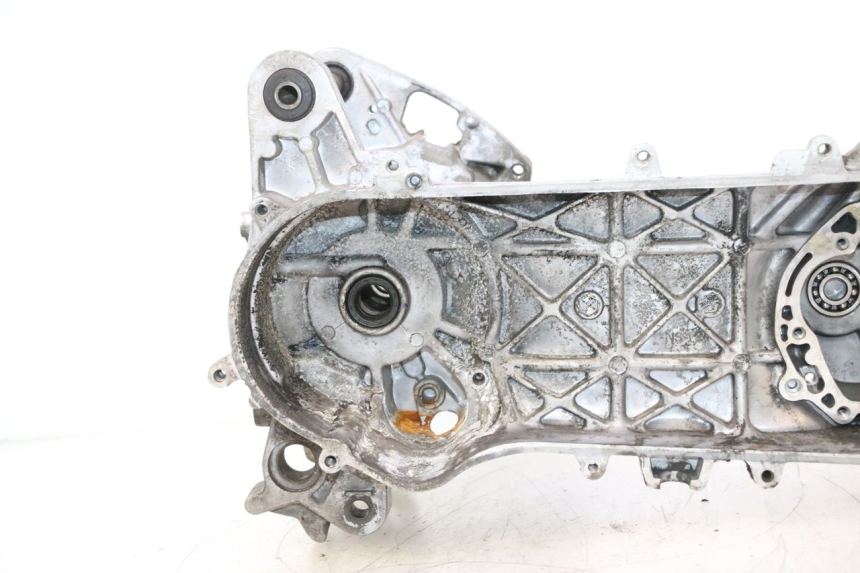 photo de CARTER BAS MOTEUR PEUGEOT KISBEE 2T 50 (2010 - 2017) - Marquages et références