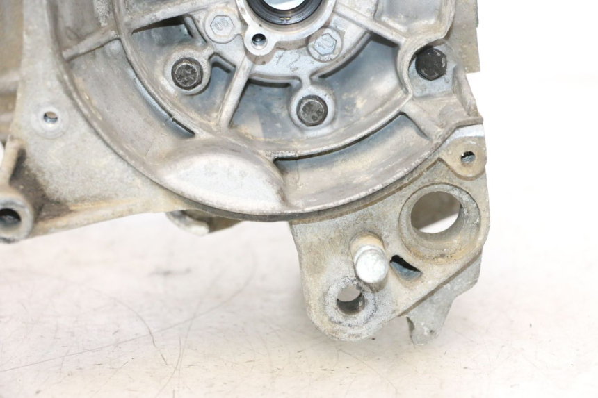 photo de CARTER BAS MOTEUR PEUGEOT LUDIX 50 (2005 - 2007) - Focus structure