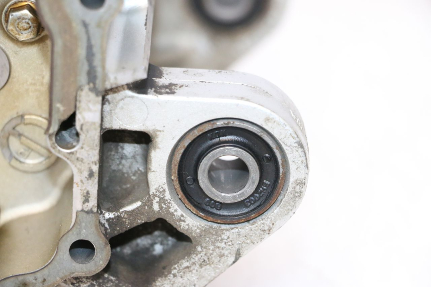 photo de CARTER BAS MOTEUR SYM MIO 50 (2005 - 2010) - Vue rapprochée