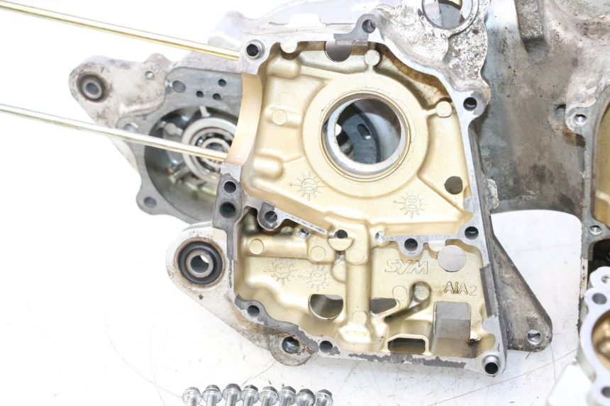 photo de CARTER BAS MOTEUR SYM MIO 50 (2005 - 2010) - Angle alternatif