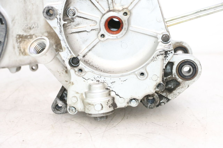 photo de CARTER BAS MOTEUR SYM MIO 50 (2005 - 2010) - Points de fixation