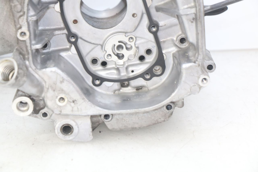 photo de CARTER BAS MOTEUR YAMAHA N-MAX NMAX 125 (2017 - 2020) - Vue rapprochée