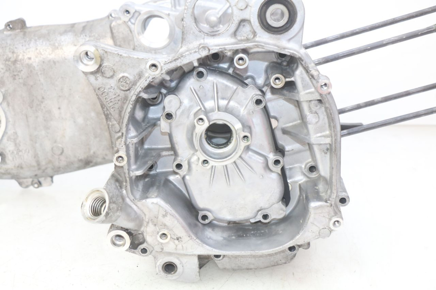 photo de CARTER BAS MOTEUR YAMAHA N-MAX NMAX 125 (2017 - 2020) - Autre angle de vue