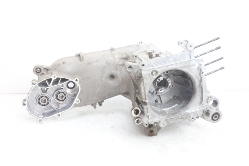 photo de CARTER BAS MOTEUR YAMAHA N-MAX NMAX 125 (2021 - 2024) - Gros plan technique