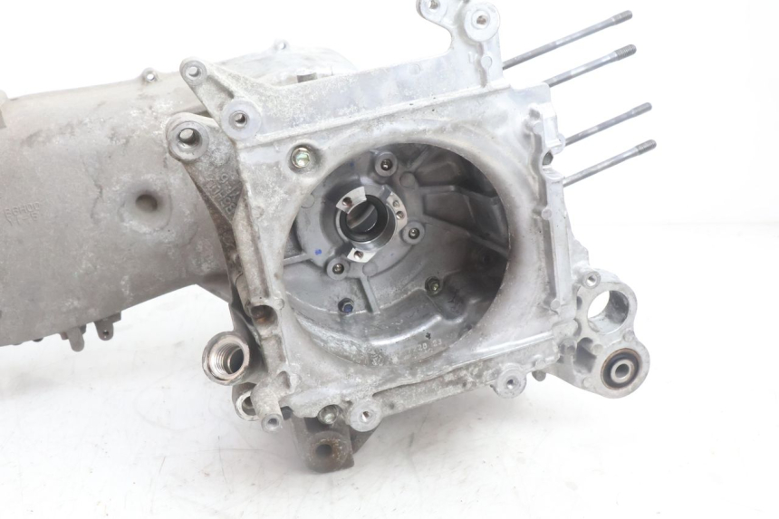 photo de CARTER BAS MOTEUR YAMAHA N-MAX NMAX 125 (2021 - 2024) - Points de fixation
