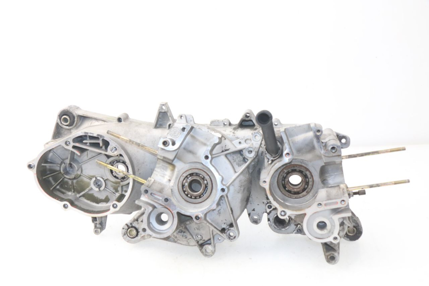 photo de CARTER BAS MOTEUR PIAGGIO NEW TYPHOON 50 (2010 - 2017) - Angle alternatif