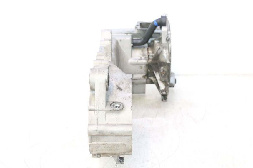 photo de CARTER BAS MOTEUR PIAGGIO NEW TYPHOON 50 (2018 - 2021) - Détails caractéristiques