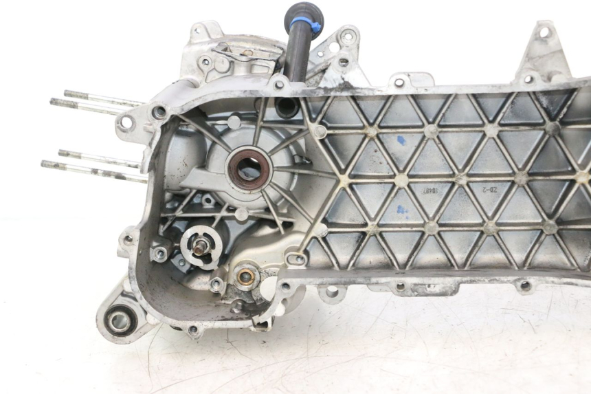photo de CARTER BAS MOTEUR PIAGGIO NEW TYPHOON 50 (2018 - 2021) - Vue rapprochée