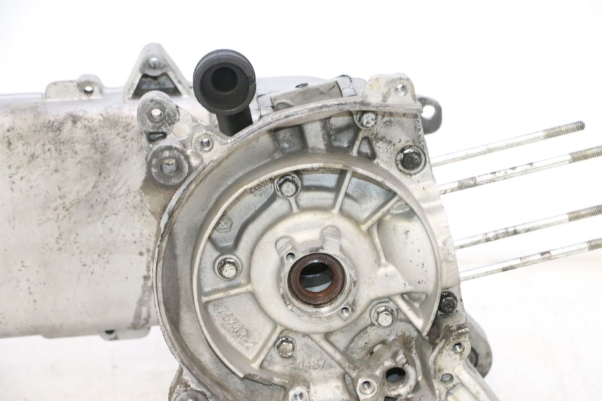 photo de CARTER BAS MOTEUR PIAGGIO NEW TYPHOON 50 (2018 - 2021) - État de surface