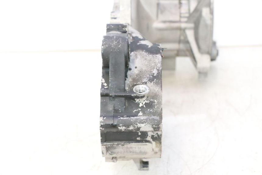 photo de CARTER BAS MOTEUR PIAGGIO NEW TYPHOON 50 (2018 - 2021) - Vue rapprochée