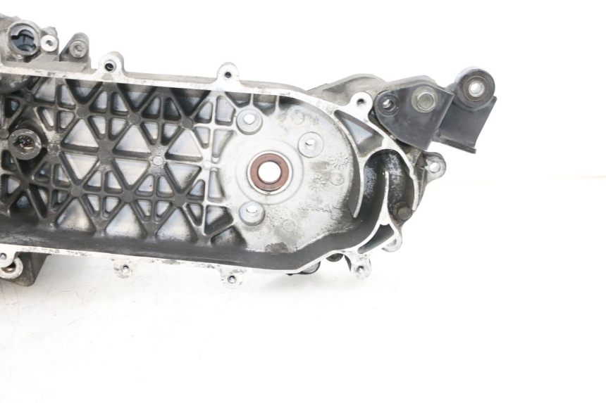 photo de CARTER BAS MOTEUR SYM ORBIT III 3 4T 50 (2018 - 2021) - Focus structure