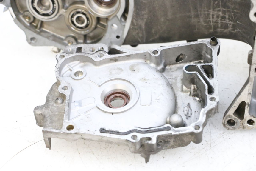 photo de CARTER BAS MOTEUR SYM ORBIT III 3 4T 50 (2018 - 2021) - Angle alternatif