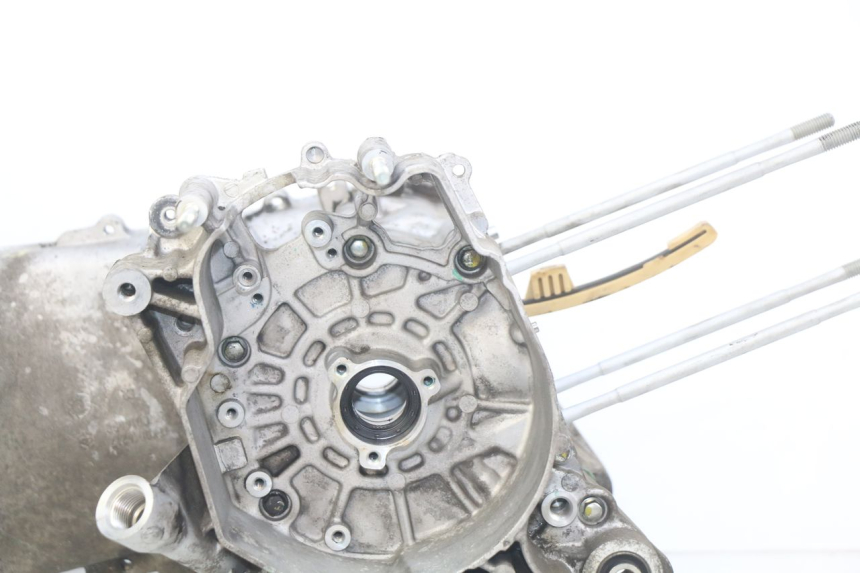photo de CARTER BAS MOTEUR PIAGGIO VESPA GTS IGET ABS 125 (2017 - 2023)