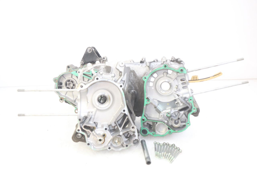 photo de CARTER BAS MOTEUR PIAGGIO VESPA GTS IGET ABS 125 (2017 - 2023)