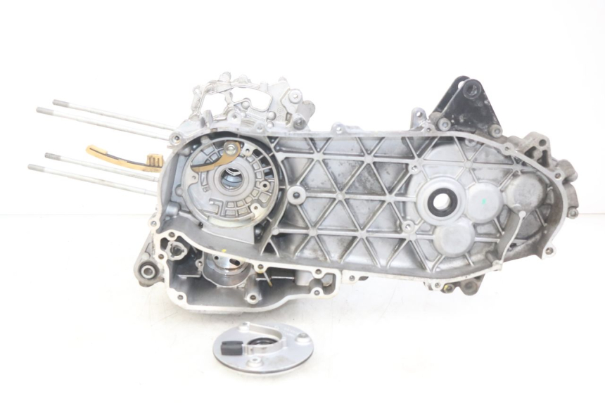 photo de CARTER BAS MOTEUR PIAGGIO VESPA GTS IGET ABS 125 (2017 - 2023)