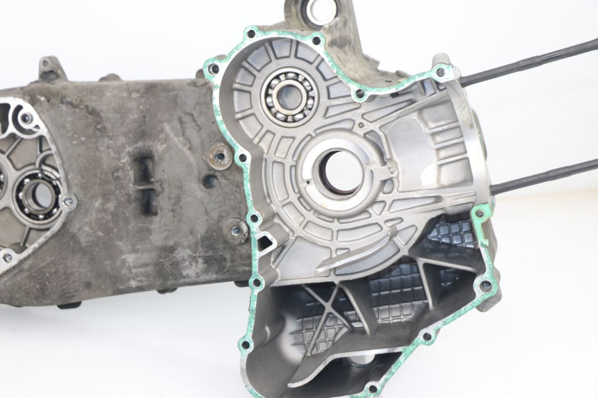 photo de CARTER BAS MOTEUR PIAGGIO X8 400 (2006 - 2007)