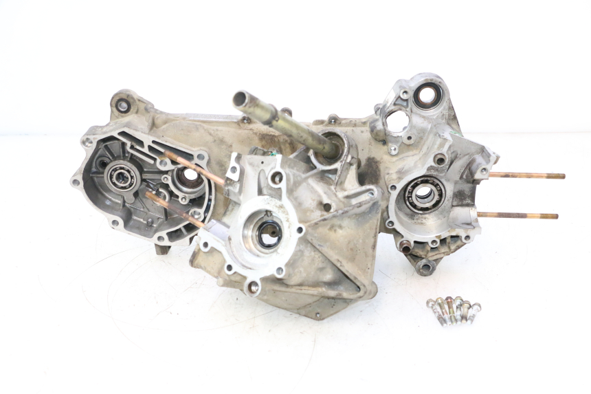 photo de CARTER BAS MOTEUR KEEWAY RY6 2T 50 (2011 - 2019) - Détail de la pièce