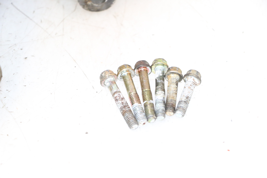 photo de CARTER BAS MOTEUR KEEWAY RY6 2T 50 (2011 - 2019) - Gros plan technique