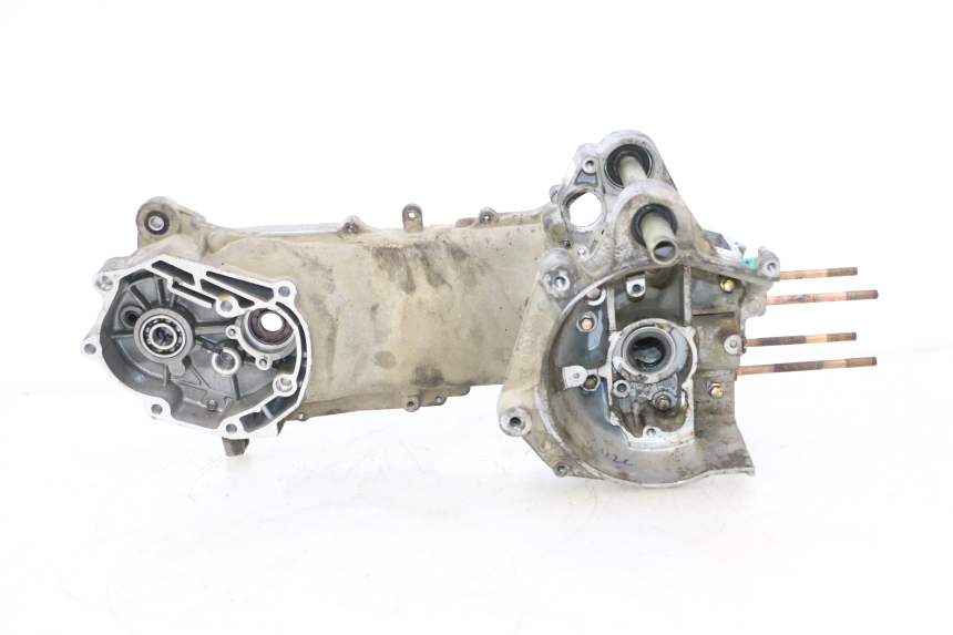 photo de CARTER BAS MOTEUR KEEWAY RY6 2T 50 (2011 - 2019) - Points de fixation