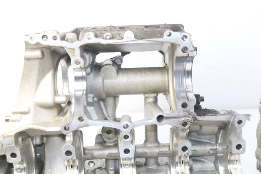 photo de CARTER BAS MOTEUR BMW S RR ABS S1000RR 1000 (2009 - 2011) - Points de fixation