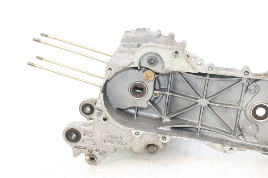 photo de CARTER BAS MOTEUR JM MOTORS SANTANA 50 (2014 - 2023) - Vue rapprochée