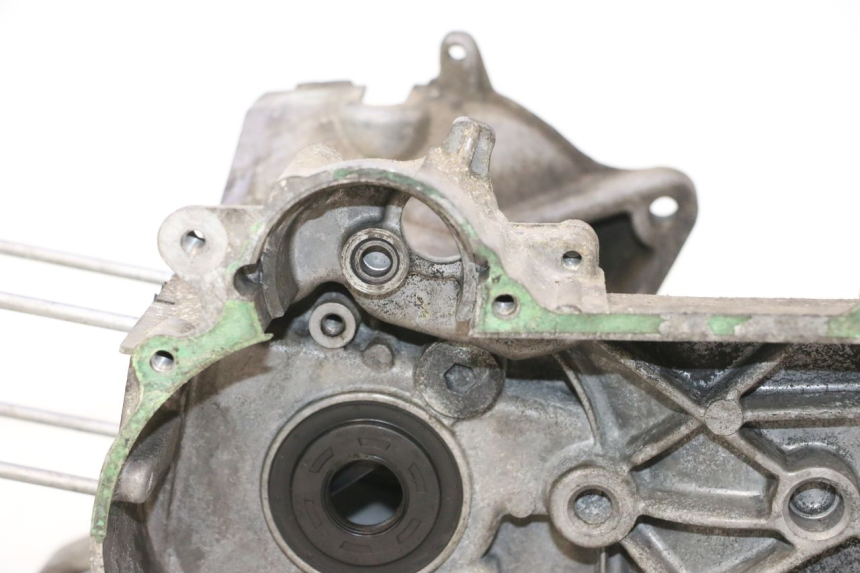photo de CARTER BAS MOTEUR HONDA SCV LEAD 100 (2003 - 2007) - Détails caractéristiques