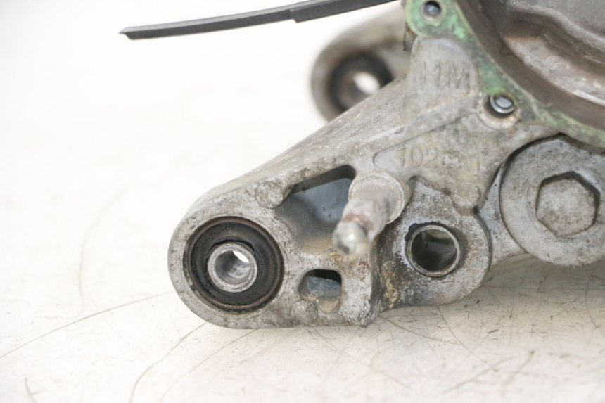 photo de CARTER BAS MOTEUR HONDA SCV LEAD 100 (2003 - 2007) - Zoom composants