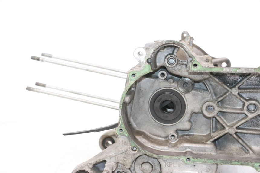 photo de CARTER BAS MOTEUR HONDA SCV LEAD 100 (2003 - 2007) - Vue rapprochée