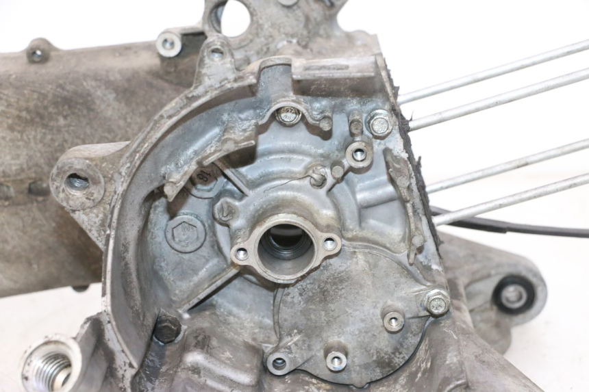 photo de CARTER BAS MOTEUR HONDA SCV LEAD 100 (2003 - 2007) - Zoom qualité