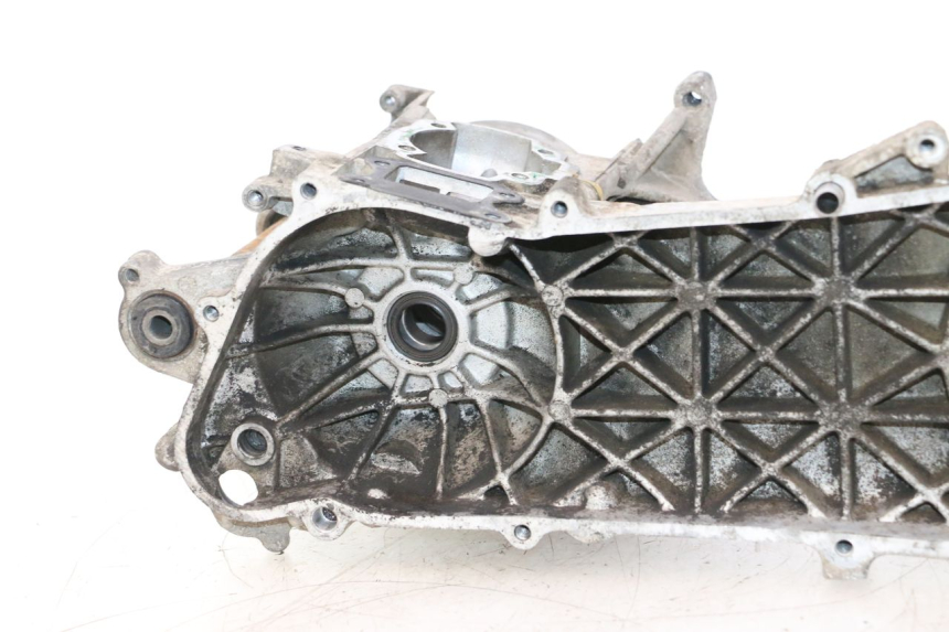 photo de CARTER BAS MOTEUR PEUGEOT SPEEDFIGHT LC 50 (1996 - 2002) - Points de fixation