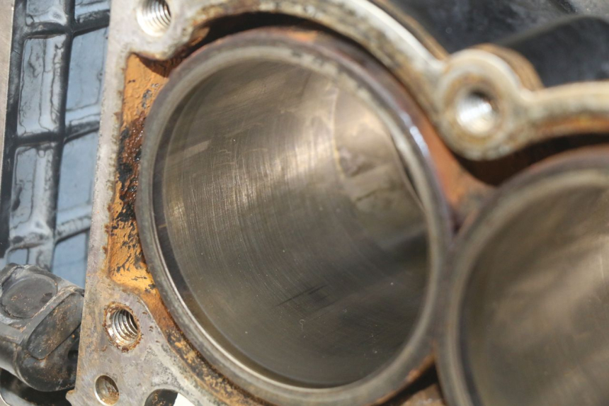 photo de CARTER BAS MOTEUR TRIUMPH SPRINT ST 955 (1999 - 2001)