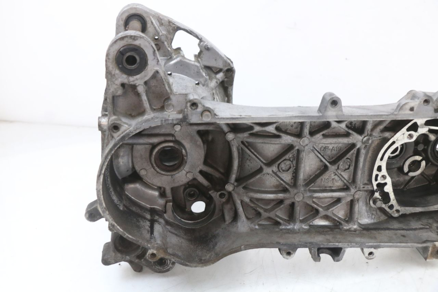 photo de CARTER BAS MOTEUR PEUGEOT STREETZONE 2T 50 (2014 - 2019)