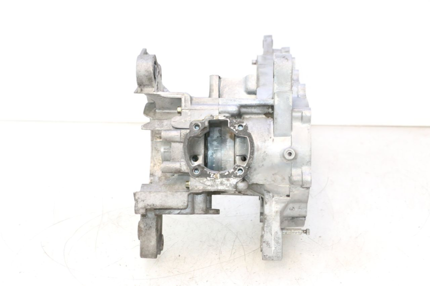 photo de CARTER BAS MOTEUR KYMCO SUPER 8 2T 50 (2007 - 2013) - Détails caractéristiques