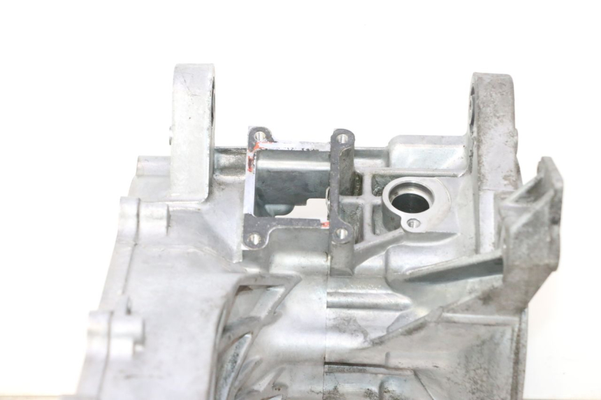 photo de CARTER BAS MOTEUR KYMCO SUPER 8 2T 50 (2007 - 2013) - Inspection visuelle