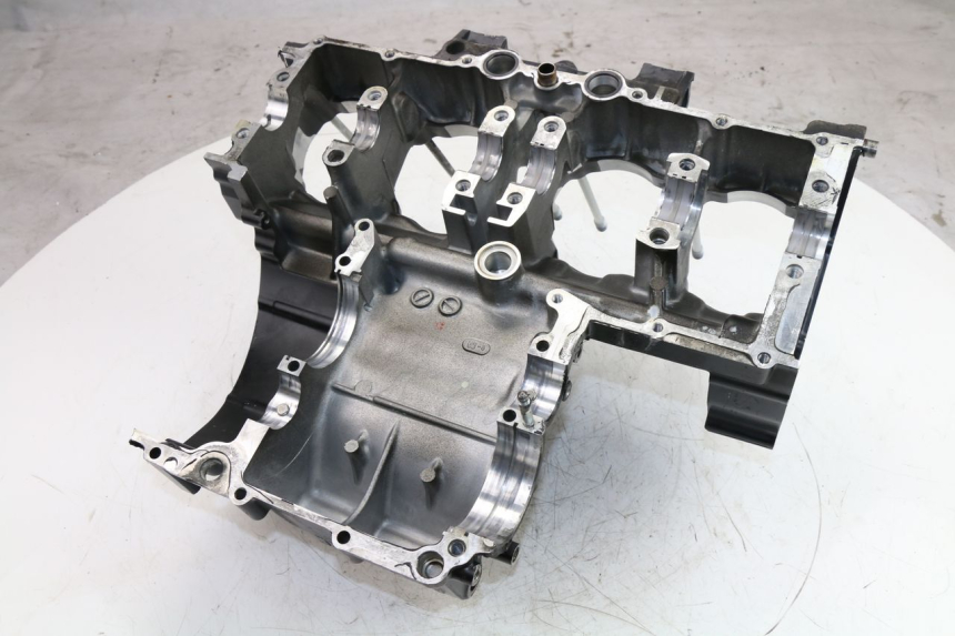 photo de CARTER BAS MOTEUR SUZUKI GSF S BANDIT ABS 650 (2005 - 2006) - Points de fixation