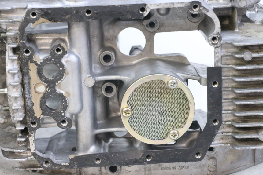 photo de CARTER BAS MOTEUR SUZUKI GSX E 250 (1982 - 1983)