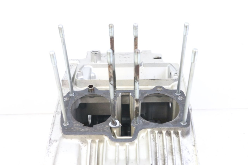 photo de CARTER BAS MOTEUR SUZUKI GSX E 250 (1982 - 1983)