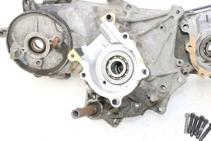 photo de CARTER BAS MOTEUR PEUGEOT TREKKER 50 (1995 - 2004) - Focus structure