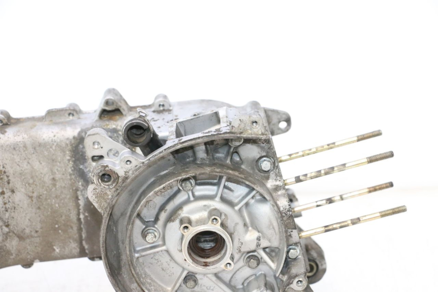 photo de CARTER BAS MOTEUR PIAGGIO TYPHOON 50 (2000 - 2009) - Détails caractéristiques