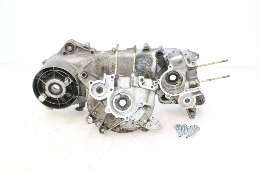 photo de CARTER BAS MOTEUR PIAGGIO TYPHOON 50 (2000 - 2009) - Angle alternatif