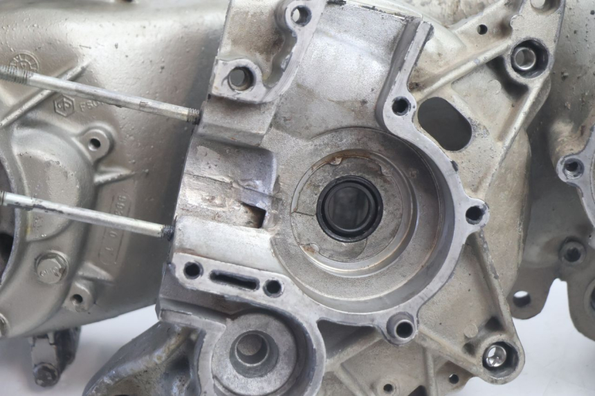 photo de CARTER BAS MOTEUR PIAGGIO TYPHOON 50 (1993 - 1999) - Autre angle de vue