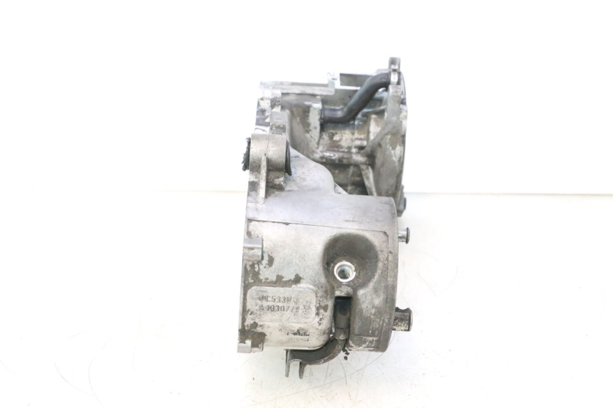 photo de CARTER BAS MOTEUR PIAGGIO VESPA PRIMAVERA 2T 50 (2013 - 2018) - Vue rapprochée